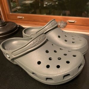 Classic Crocs Clog W’s 8, M’6 🐊